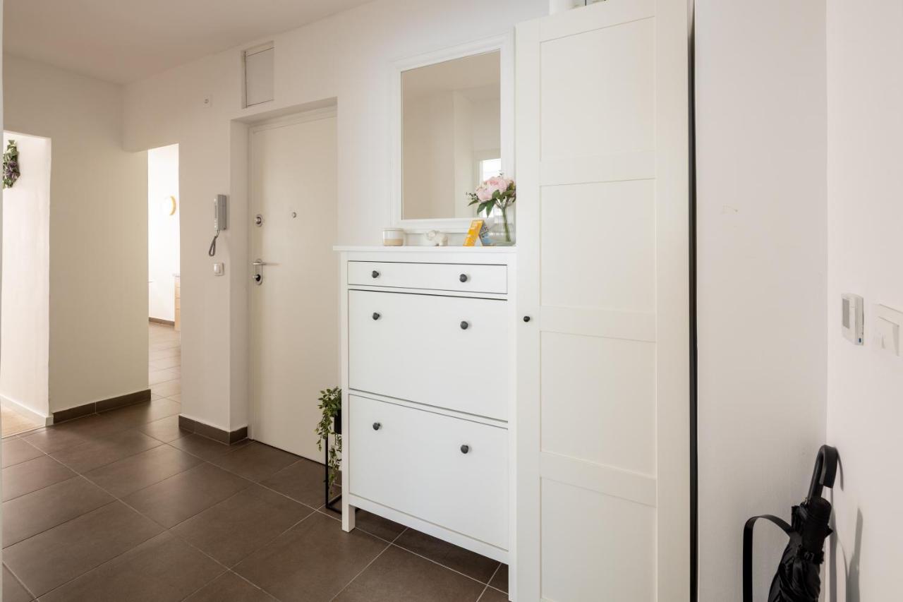 Apartment Nova 4* Дуги Рат Екстериор снимка